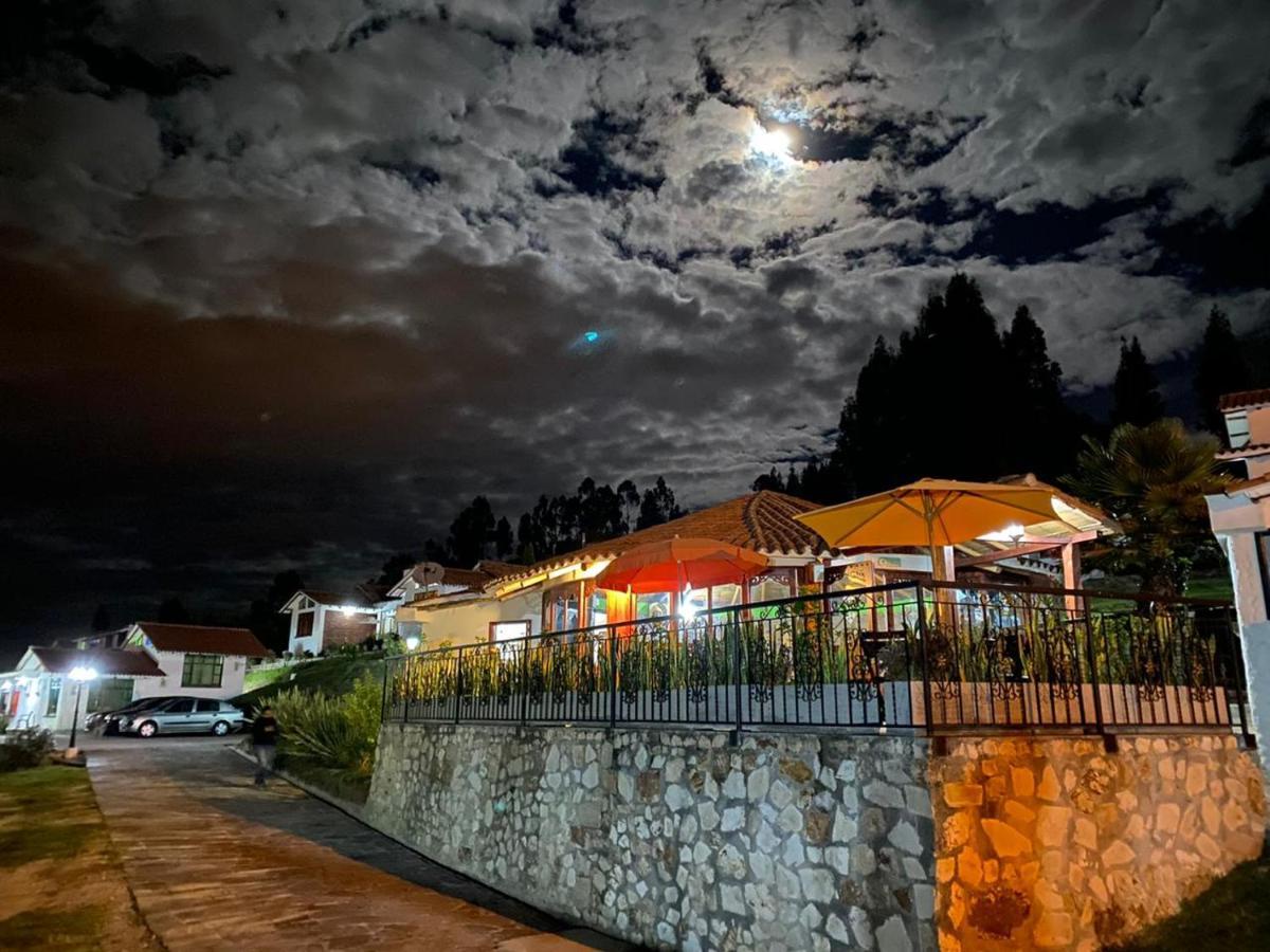 Hotel Cabanas San Cayetano Paipa Extérieur photo