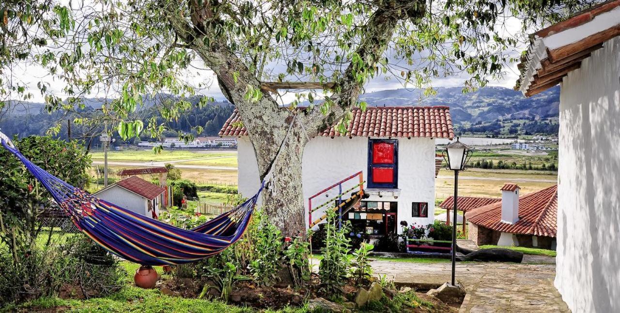 Hotel Cabanas San Cayetano Paipa Extérieur photo