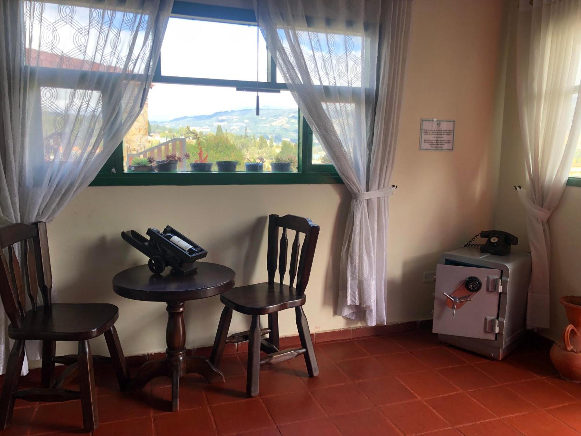 Hotel Cabanas San Cayetano Paipa Extérieur photo