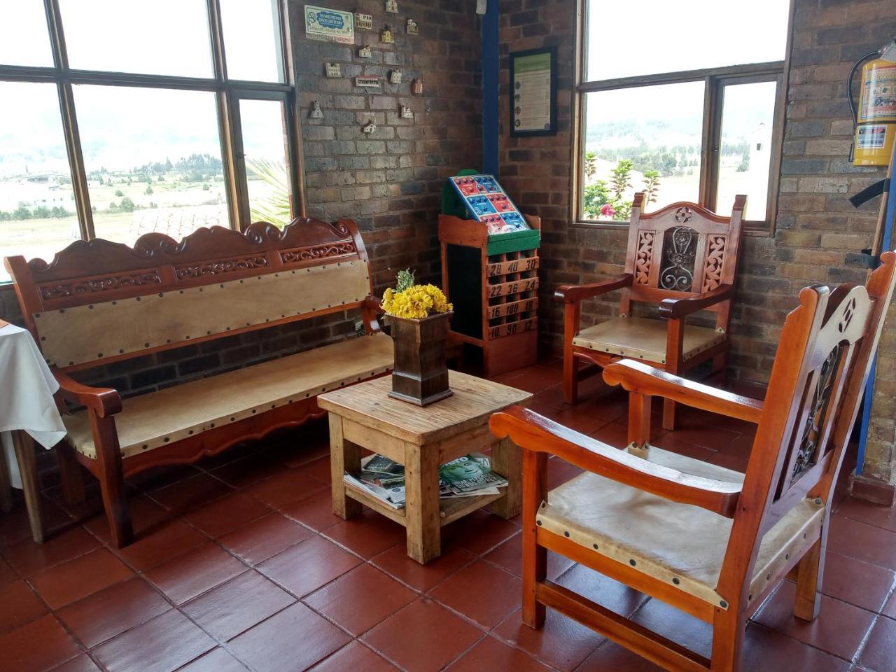 Hotel Cabanas San Cayetano Paipa Extérieur photo