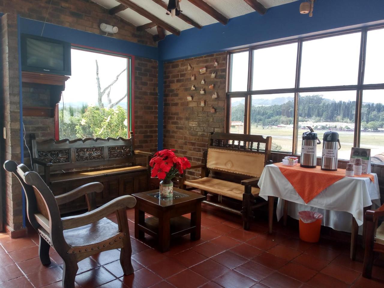Hotel Cabanas San Cayetano Paipa Extérieur photo