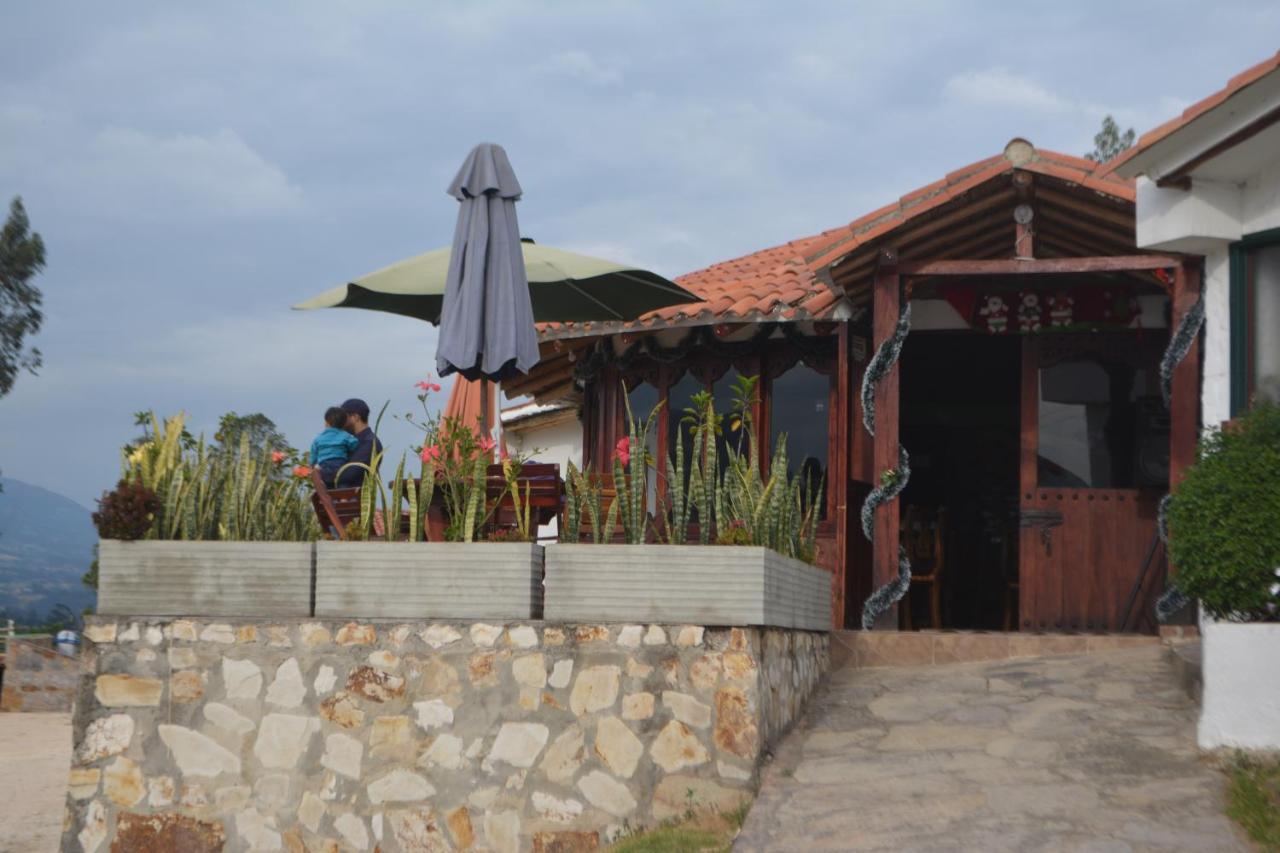 Hotel Cabanas San Cayetano Paipa Extérieur photo