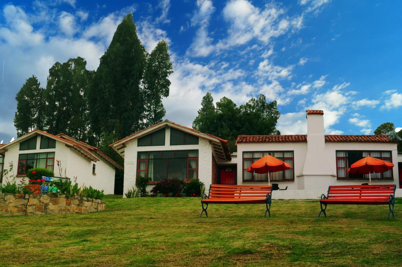 Hotel Cabanas San Cayetano Paipa Extérieur photo